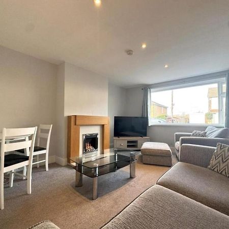Appartement Cosy Brighouse 3 Bed House-Great For Contractors Extérieur photo