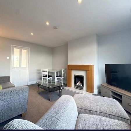 Appartement Cosy Brighouse 3 Bed House-Great For Contractors Extérieur photo