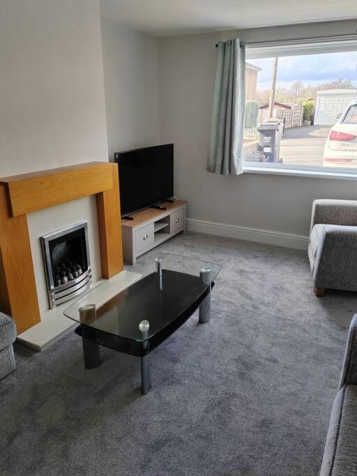Appartement Cosy Brighouse 3 Bed House-Great For Contractors Extérieur photo