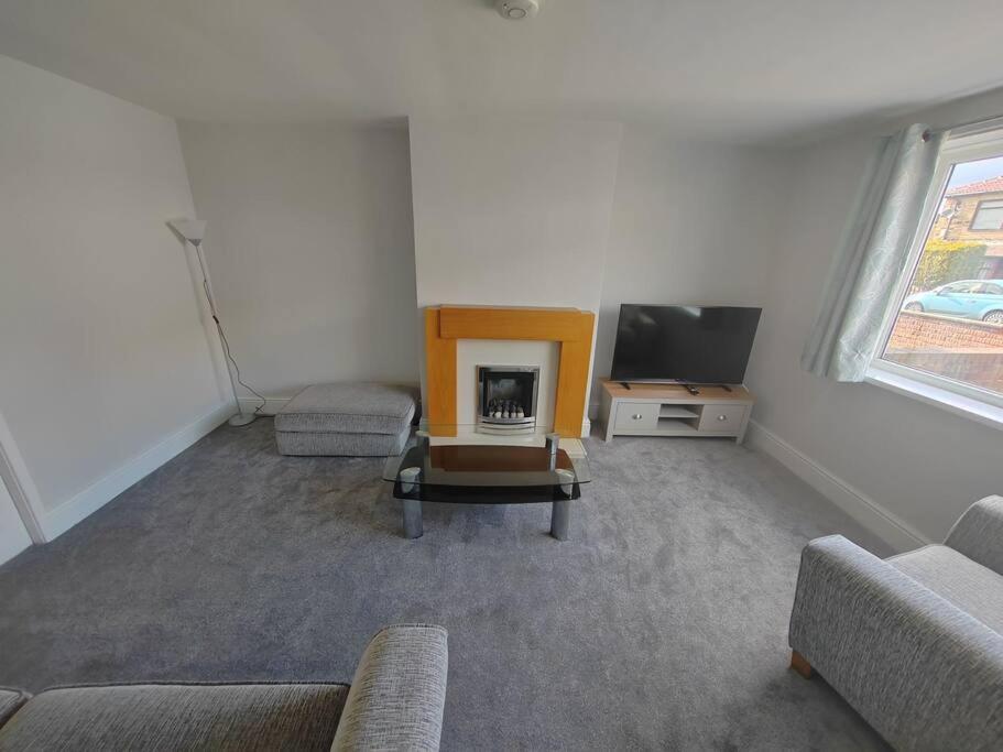 Appartement Cosy Brighouse 3 Bed House-Great For Contractors Extérieur photo