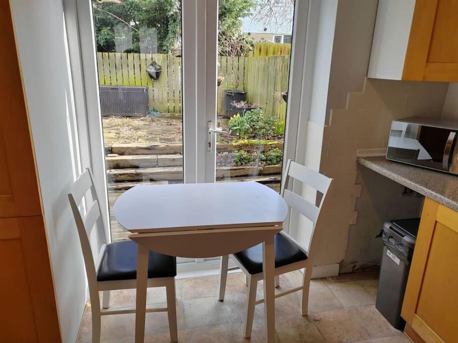 Appartement Cosy Brighouse 3 Bed House-Great For Contractors Extérieur photo